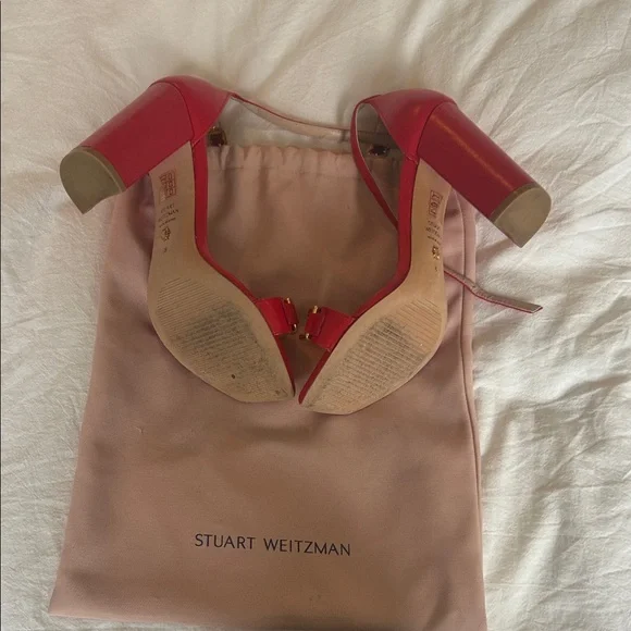 Stuart Weitzman Red Heels with Gold Chain Accent - Picture 5 of 6